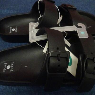 LOT 652. THREE PAIR OF VANS AND SANDALS