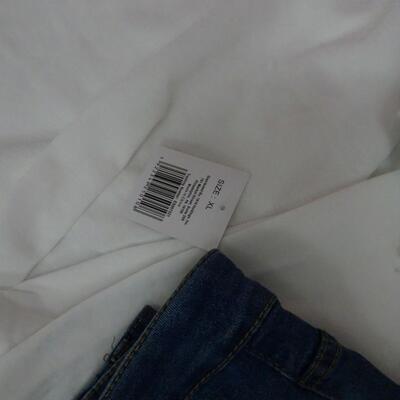 LOT 658. GIRLS CLOTHING AND HARRY POTTER TIE DYE SHIRT KIT