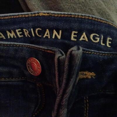 LOT 659. GIRLS CLOTHING