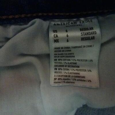 LOT 659. GIRLS CLOTHING