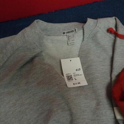 LOT 660. GIRLS CLOTHING