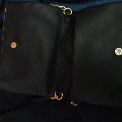 LOT 662. GROUPING OF PURSES