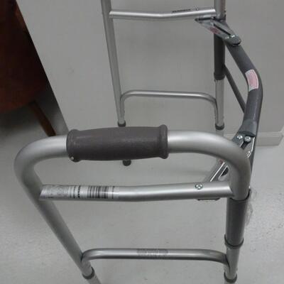 LOT 663. GUARDIAN BRAND WALKER LIKE NEW