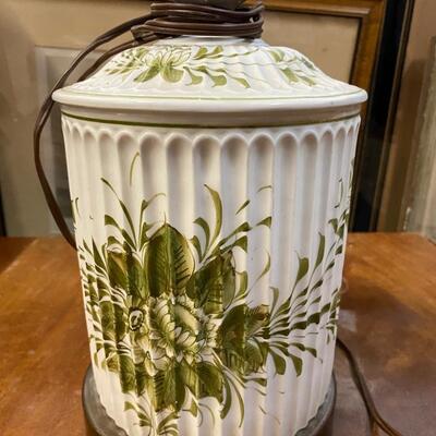 White green toile painted porcelain lamp