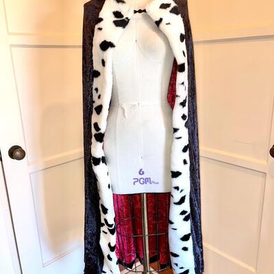 Lot 186 Costume Black Velvet Cape Red Lining Faux Spotted Fur Trim