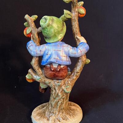Large Hummel Apple Tree Boy 10 1/4" 142V TMK-5 w original box. Pristine!
