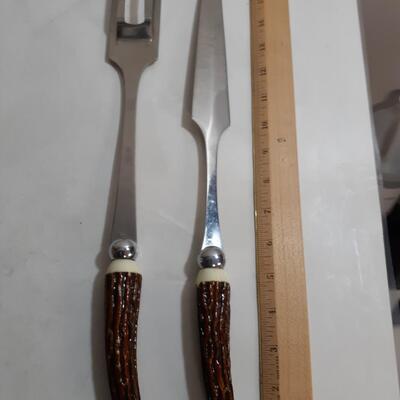 Crown awards carving set