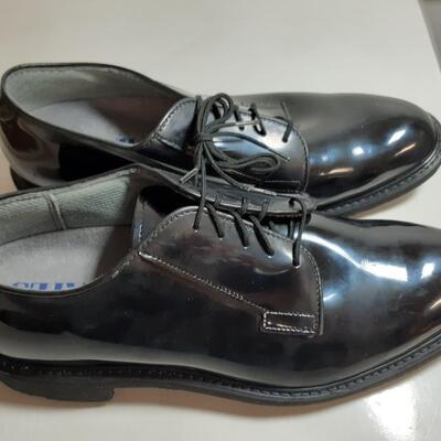 Bates size 9.5 mens dress shoes