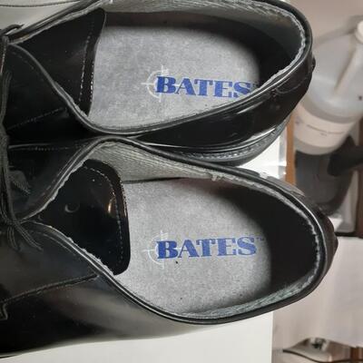 Bates size 9.5 mens dress shoes
