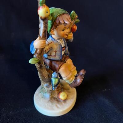 Vintage Hummel #142/I Apple Tree Boy 6" high w original box