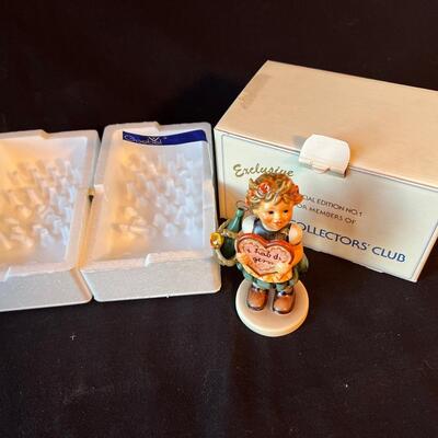 1972 Vintage Hummel Collector's Club exclusive Valentine Girl w original box