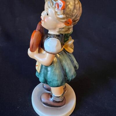 1972 Vintage Hummel Collector's Club exclusive Valentine Girl w original box