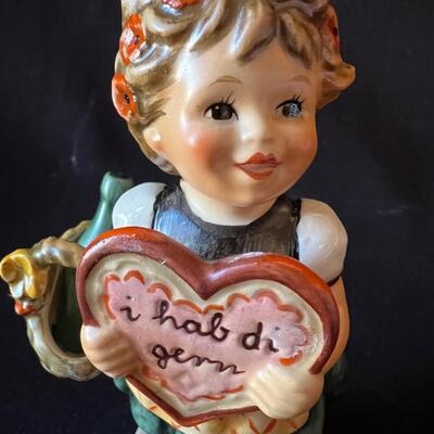 1972 Vintage Hummel Collector's Club exclusive Valentine Girl w original box
