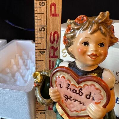 1972 Vintage Hummel Collector's Club exclusive Valentine Girl w original box