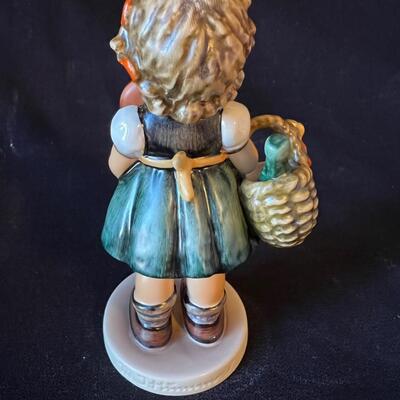 1972 Vintage Hummel Collector's Club exclusive Valentine Girl w original box