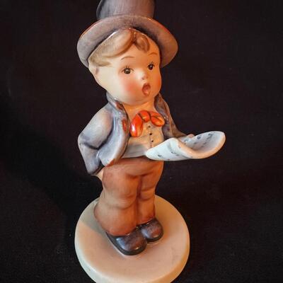 EARLY Vintage Hummel Street Singer #131 Incised Bee Mark