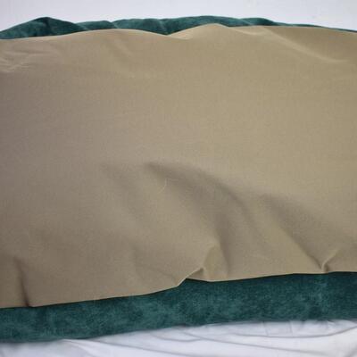 Majestic Pet: Pet Bed, green/khaki, 33 inches long