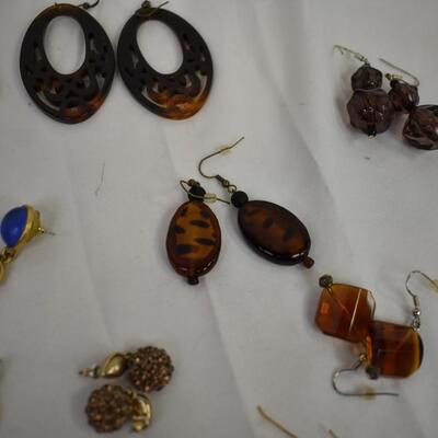 30 pairs Unique Costume Jewelry earrings: various colors/styles