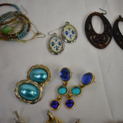 30 pairs Unique Costume Jewelry earrings: various colors/styles