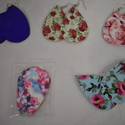 16 Pairs Leather Tear Drop Earrings, various colors: florals & solids