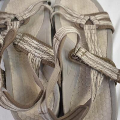 5 Pairs Womens sandals size 11M: Crocs, Vionic, black, brown, grey