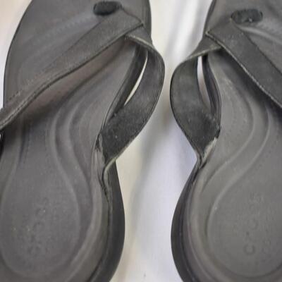 5 Pairs Womens sandals size 11M: Crocs, Vionic, black, brown, grey