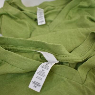 8 Womens T-shirts: Bella Canvas brand, 7 v-neck, 1 rounded neck sizes 2XL-3XL