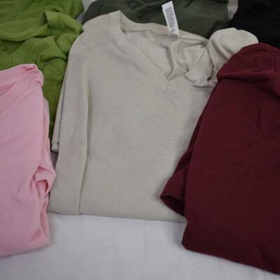 8 Womens T-shirts: Bella Canvas brand, 7 v-neck, 1 rounded neck sizes 2XL-3XL