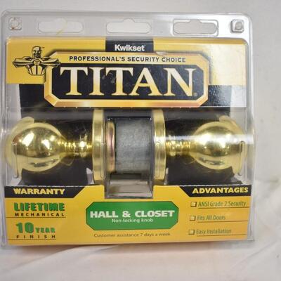 Kwikset Titan Hall/Closet NON-Locking Knobs, Gold Finish