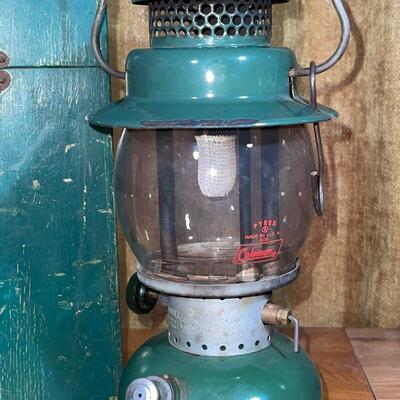 Lot 209 Antique Coleman Green Enamel Lantern #242C w/Wood Carry Case Single Mantel