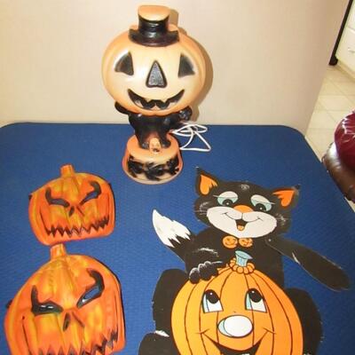 LOT 3  VINTAGE HALLOWEEN DECORATIONS