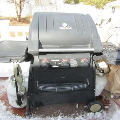 LOT 5  CHAR-BROIL BIG EASY PROPANE BBQ GRILL WITH EXTRAS