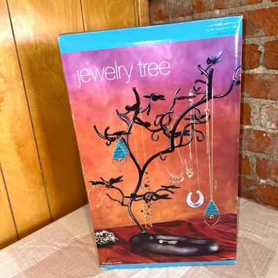 Lot 229 Jewelry Tree NEW in Box 18" tall