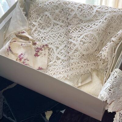Lot 239 Antique Lace & Velvet Scraps For Quilting Collars Cuffs Dress Pieces