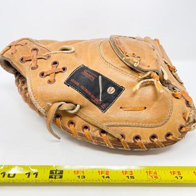 VINTAGE SEARS 1686 COWHIDE CATCHERâ€™S MITT