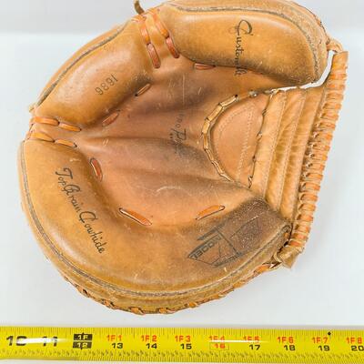 VINTAGE SEARS 1686 COWHIDE CATCHERâ€™S MITT