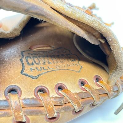 VINTAGE SEARS 1686 COWHIDE CATCHERâ€™S MITT