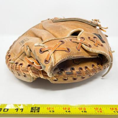 VINTAGE SEARS 1686 COWHIDE CATCHERâ€™S MITT