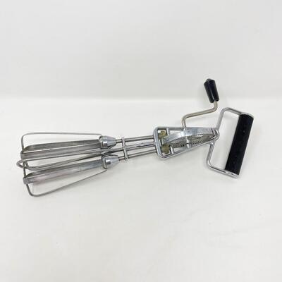 VINTAGE MAYNARD HANDHELD MIXER