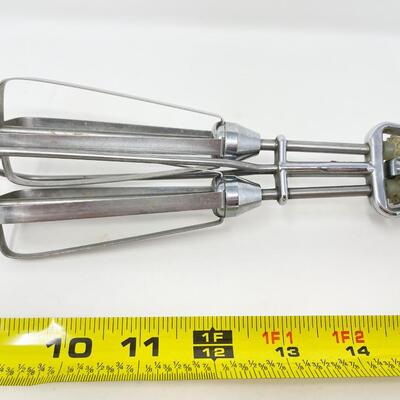 VINTAGE MAYNARD HANDHELD MIXER