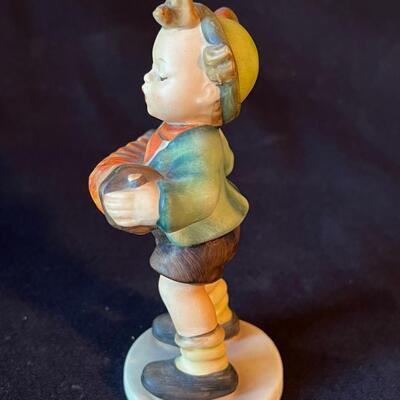 Vintage Hummel Accordion Boy Full Bee Mark (TMK-2): 1940-1959