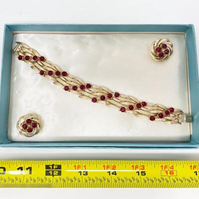 VINTAGE LISNER GOLD-TONED & RED JEWELED BRACELET & EARRING SET