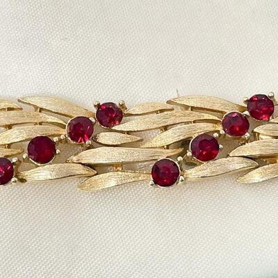 VINTAGE LISNER GOLD-TONED & RED JEWELED BRACELET & EARRING SET