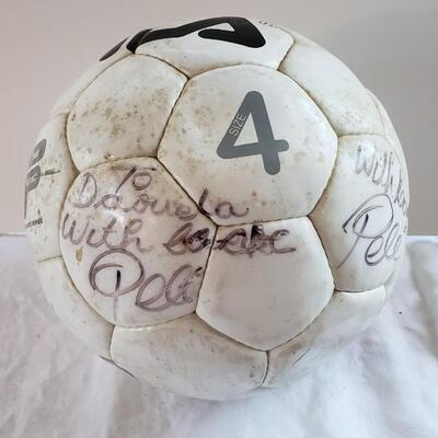Soccer ball signed by Pele, no provenance