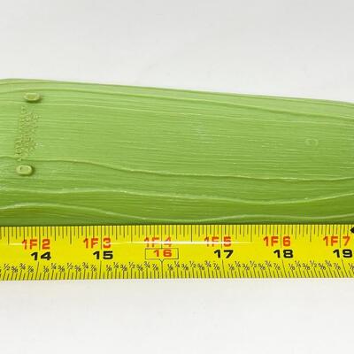 VINTAGE ROYAL SERV-RIGHT PLASTIC CORN COB TRAYS (5) & SKEWERS (10)