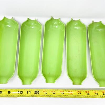VINTAGE ROYAL SERV-RIGHT PLASTIC CORN COB TRAYS (5) & SKEWERS (10)
