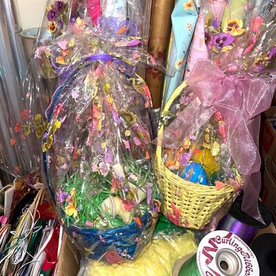 Lot 277 Group Gift Wrap Bags Ribbons Shredded Paper 2 Easter Baskets