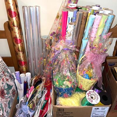 Lot 277 Group Gift Wrap Bags Ribbons Shredded Paper 2 Easter Baskets
