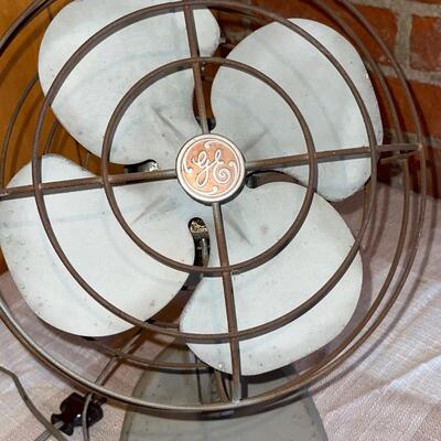Lot 283 Vintage GE Electric Table Fan
