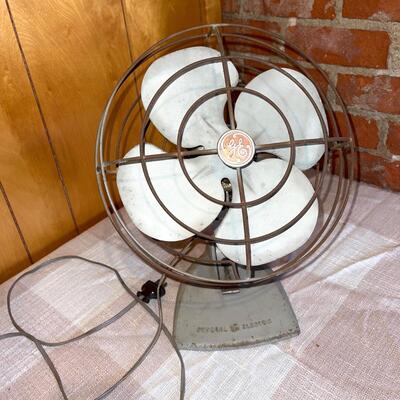 Lot 283 Vintage GE Electric Table Fan